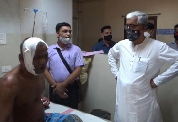 Deadly attack on CPI-M supporters in Dhanpur area, former CM Manik Sarkar met Injured man Deadly attack on CPI-M supporters in Dhanpur area, former CM Manik Sarkar met Injured man